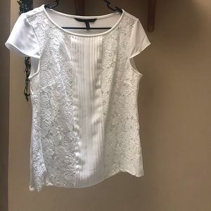 White shirt w/ Lace Details